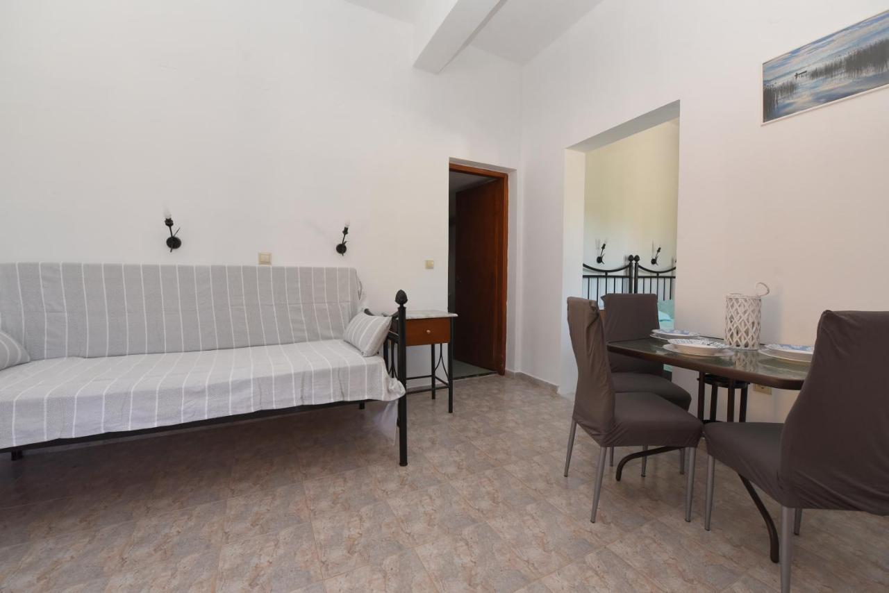 Ferienwohnung Klotho Posidhonía Exterior foto